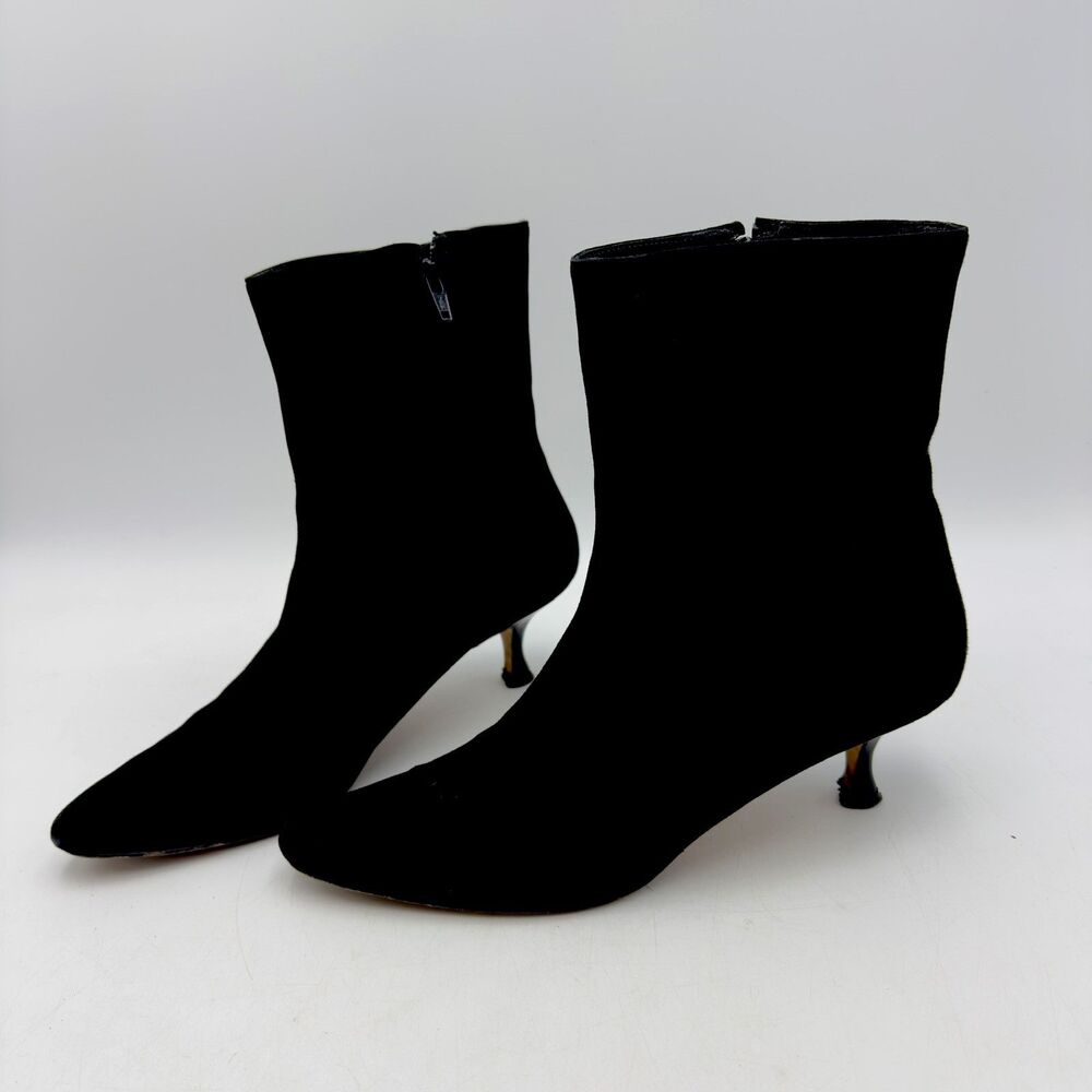 Manolo Blahnik  Sz 40 1/2 Black Point Toe Suede Kitten Heel Ankle Short Bootie